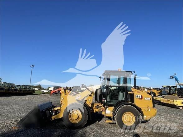 CAT 906M Фронтальные погрузчики