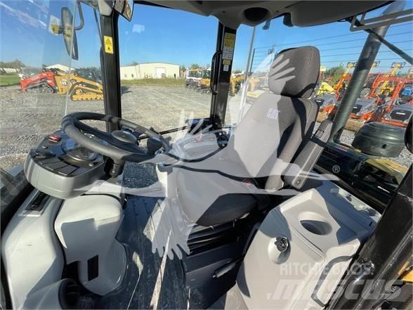 CAT 906M Фронтальные погрузчики