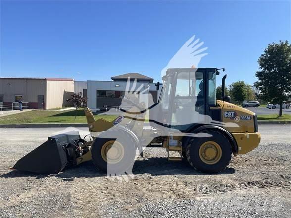 CAT 906M Фронтальные погрузчики