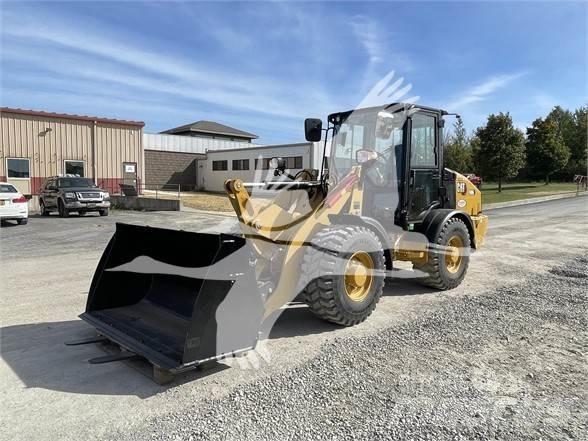 CAT 906M Фронтальные погрузчики