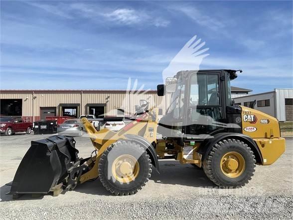 CAT 906M Фронтальные погрузчики