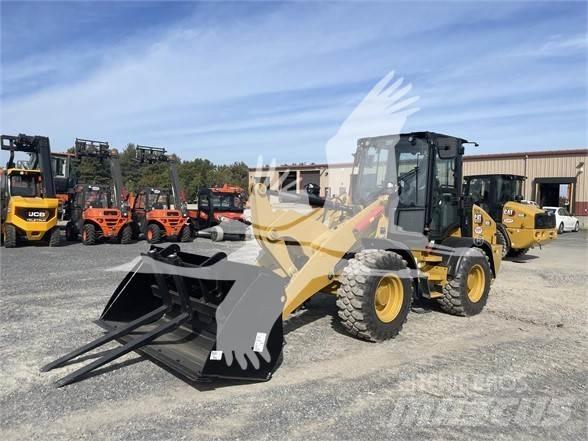 CAT 908 Фронтальные погрузчики