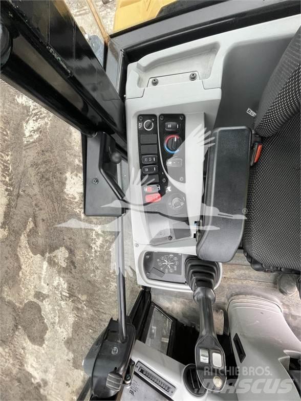 CAT 908M Фронтальные погрузчики