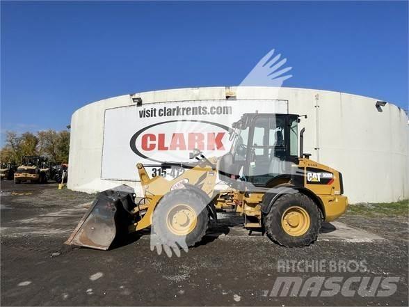 CAT 908M Фронтальные погрузчики