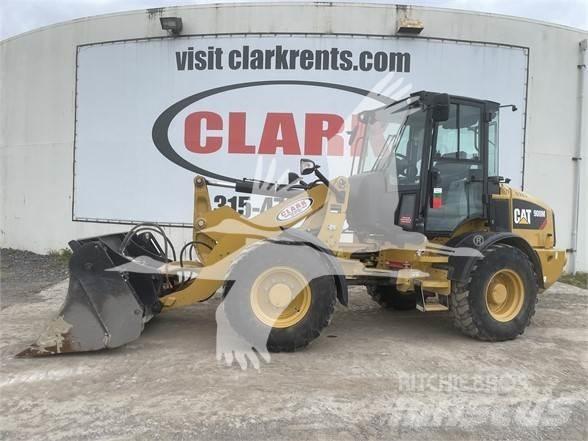 CAT 908M Фронтальные погрузчики