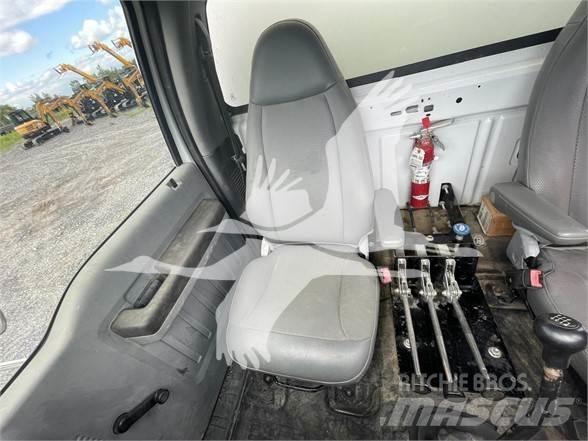 Ford F750 XL Поливочные машины