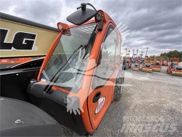 JLG 742 Телескопические погрузчики
