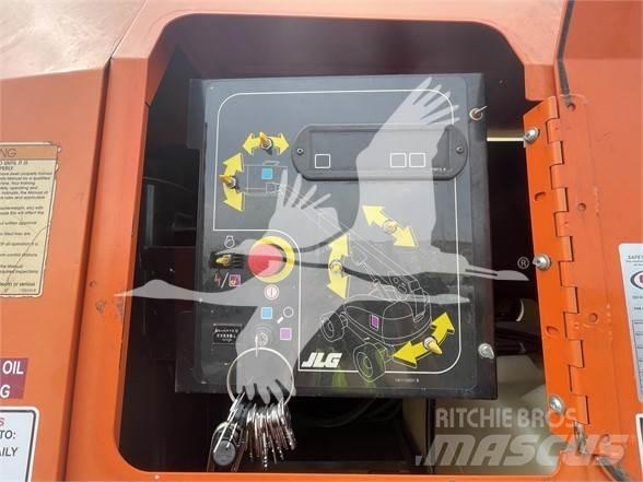 JLG 800S Телескопические подъемники