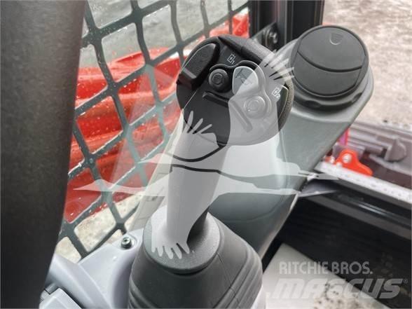 Kubota SVL75 Мини-погрузчики