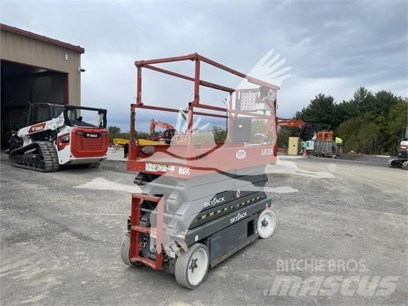 SkyJack SJ3226 Ножничные подъемники