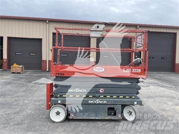 SkyJack SJ3226 Ножничные подъемники