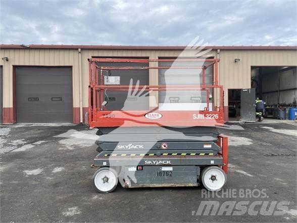 SkyJack SJ3226 Ножничные подъемники