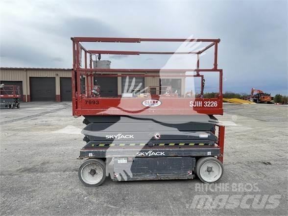 SkyJack SJ3226 Ножничные подъемники