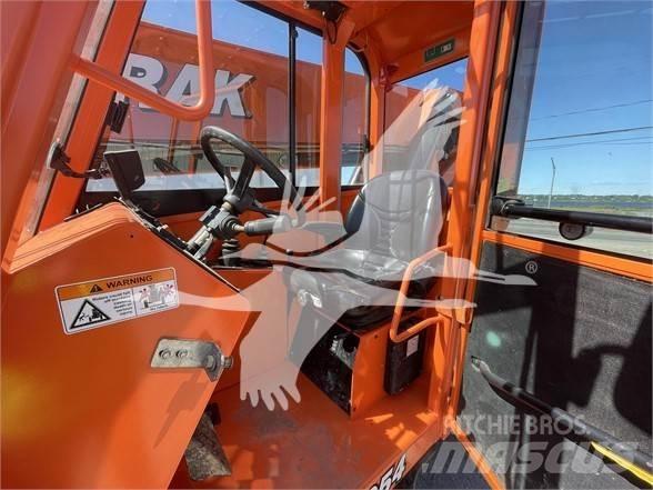 SkyTrak 10054 Телескопические погрузчики