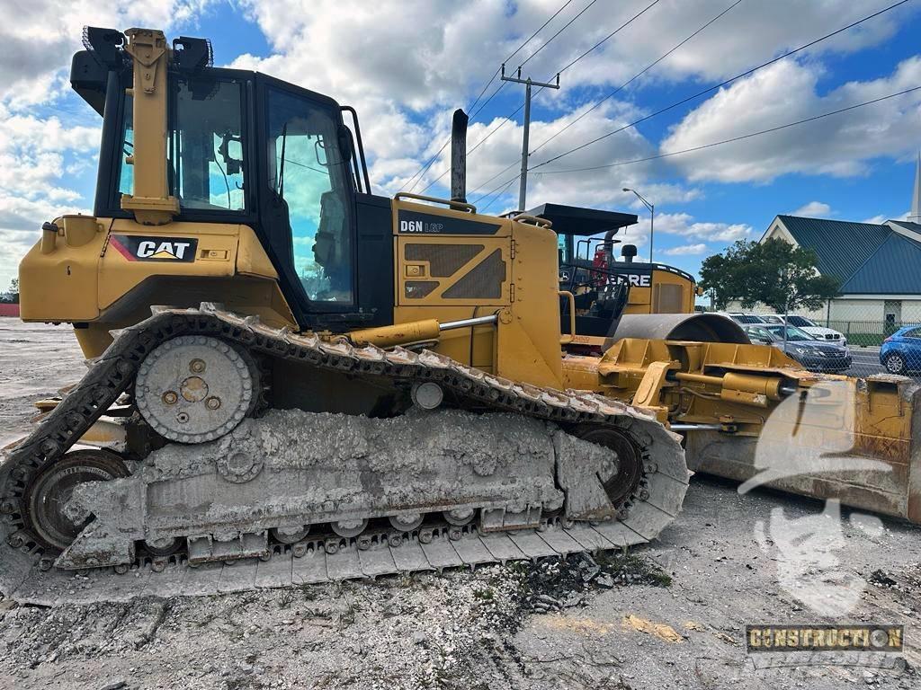 CAT D 6 N Гусеничные бульдозеры