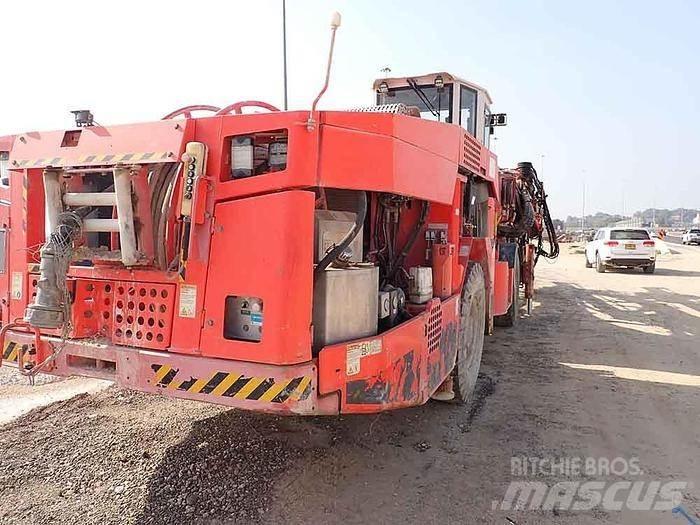 Sandvik DT821 C Буровые вышки
