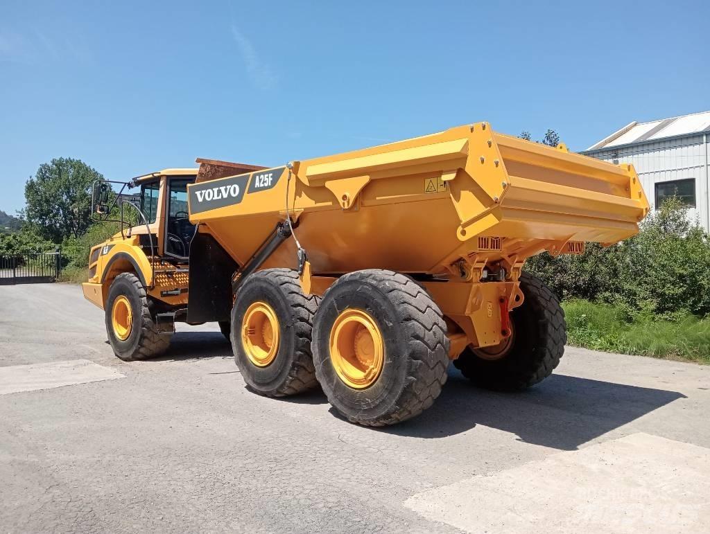Volvo A 25 F Шарнирно-сочленённые самосвалы