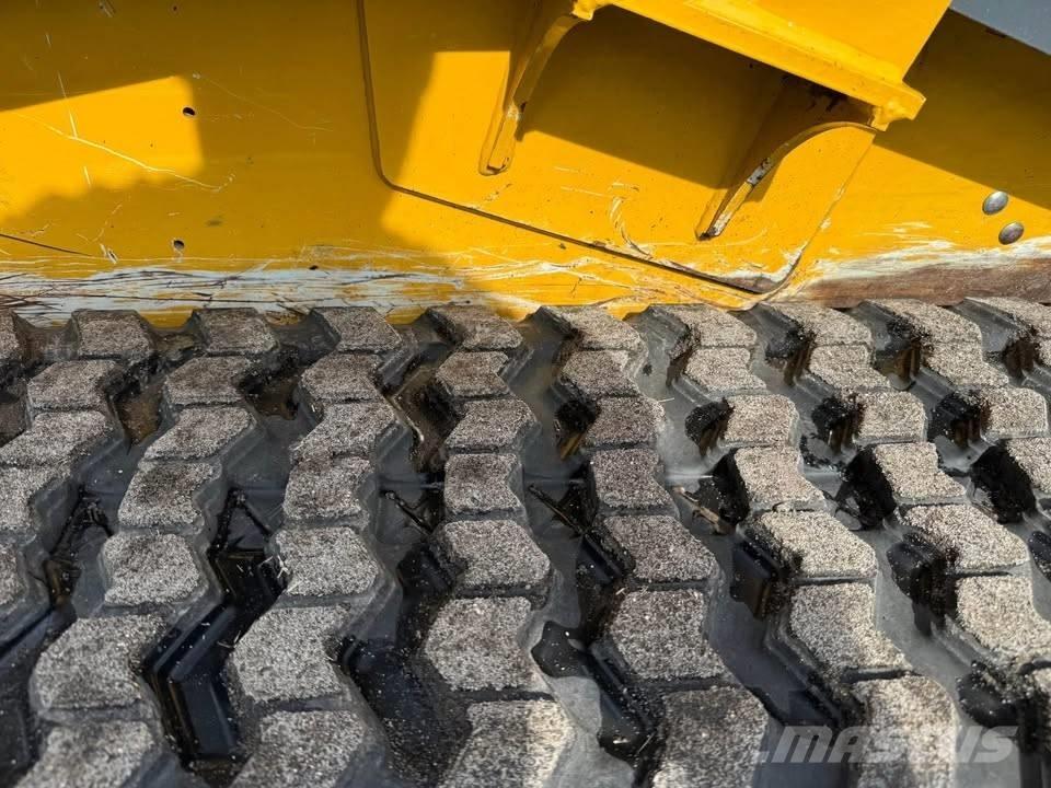 John Deere 317G Мини-погрузчики