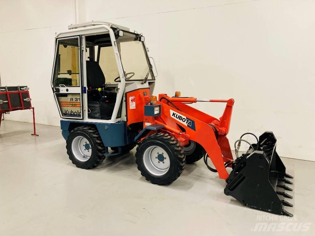 Kubota R 310 Фронтальные погрузчики