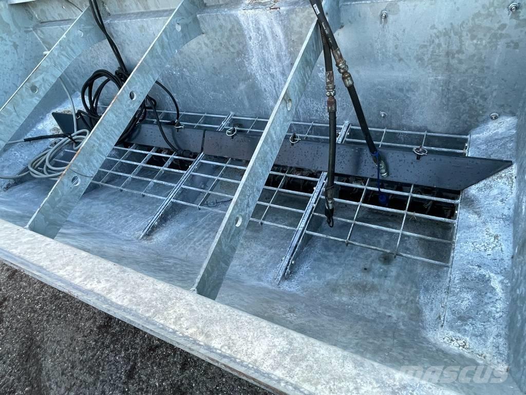 Sami SAMI SLD-18 Пескоразбрасыватели