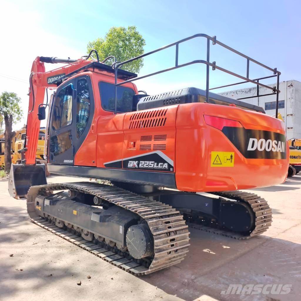 Doosan DX 225 Гусеничные экскаваторы