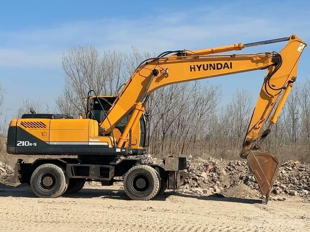 Hyundai R210W-9 Колёсные экскаваторы