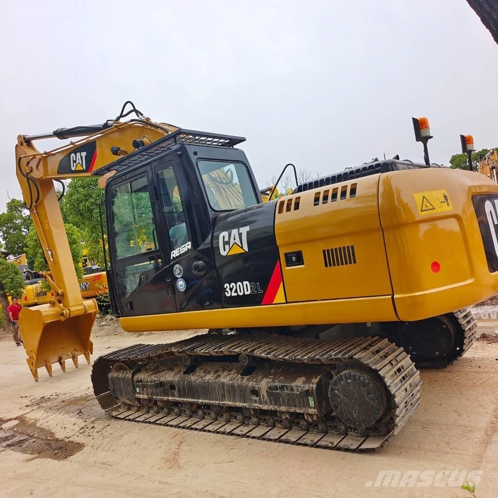 CAT 320 D2L Гусеничные экскаваторы