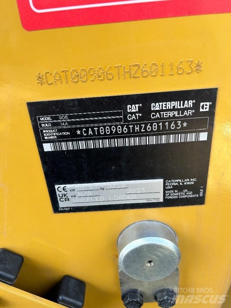 CAT 906 Фронтальные погрузчики