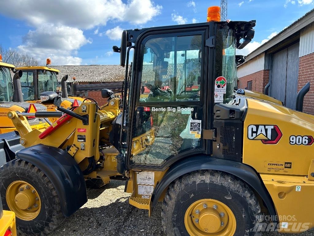 CAT 906 Фронтальные погрузчики