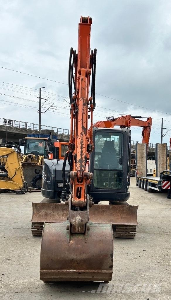 Hitachi Zaxis 85 USB Малые экскаваторы 7т-12т