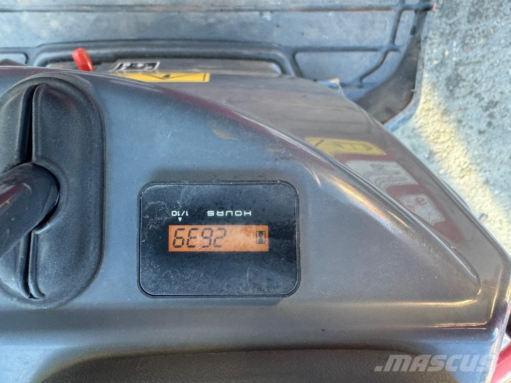 Yanmar SV08 (1E826) Мини-экскаваторы