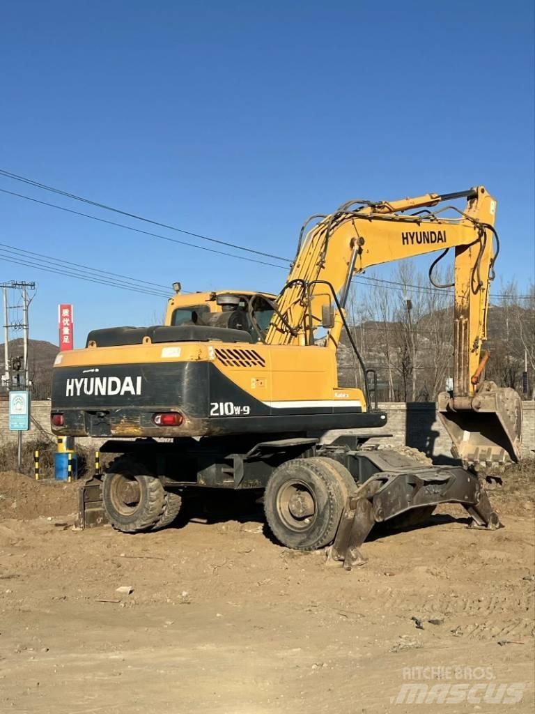 Hyundai R210W-9 Колёсные экскаваторы