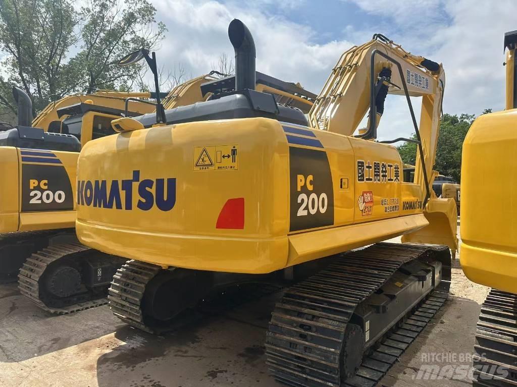 Komatsu PC 200 Гусеничные экскаваторы