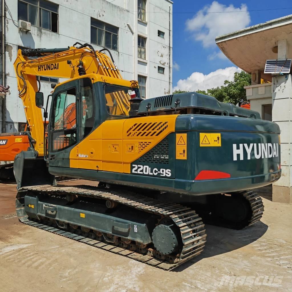 Hyundai R220LC-9S Гусеничные экскаваторы