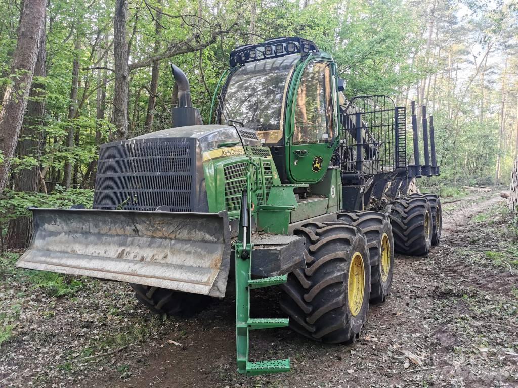 John Deere 1110G Форвардеры