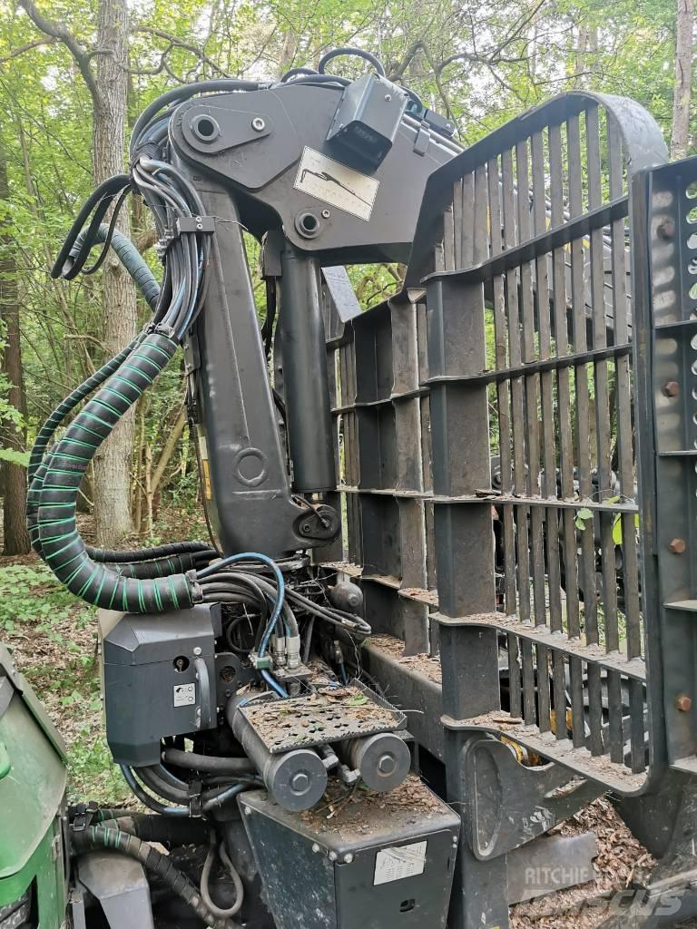 John Deere 1110G Форвардеры