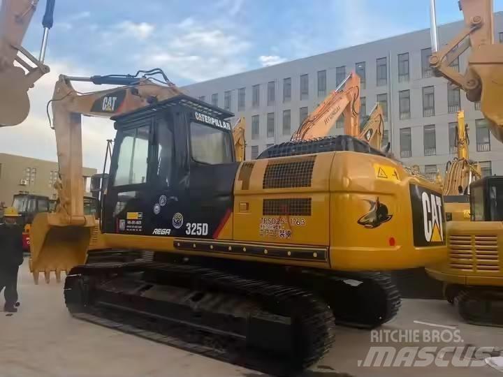 CAT CAT325D Малые экскаваторы 7т-12т