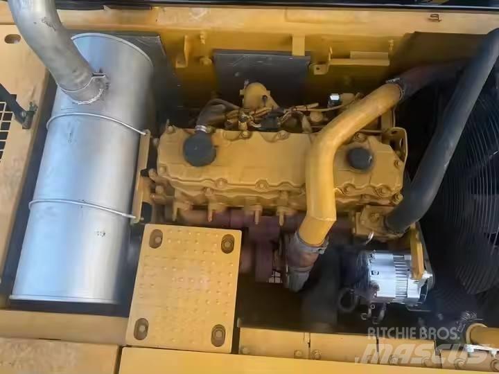 CAT CAT325D Малые экскаваторы 7т-12т