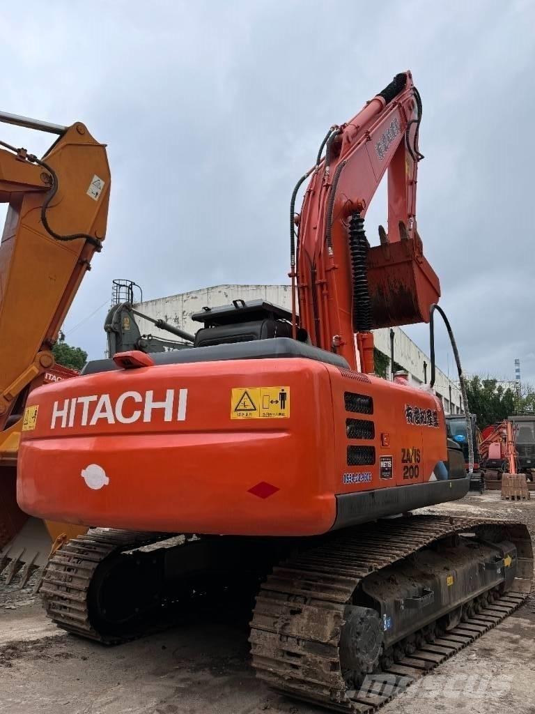 Hitachi ZX 200 Гусеничные экскаваторы