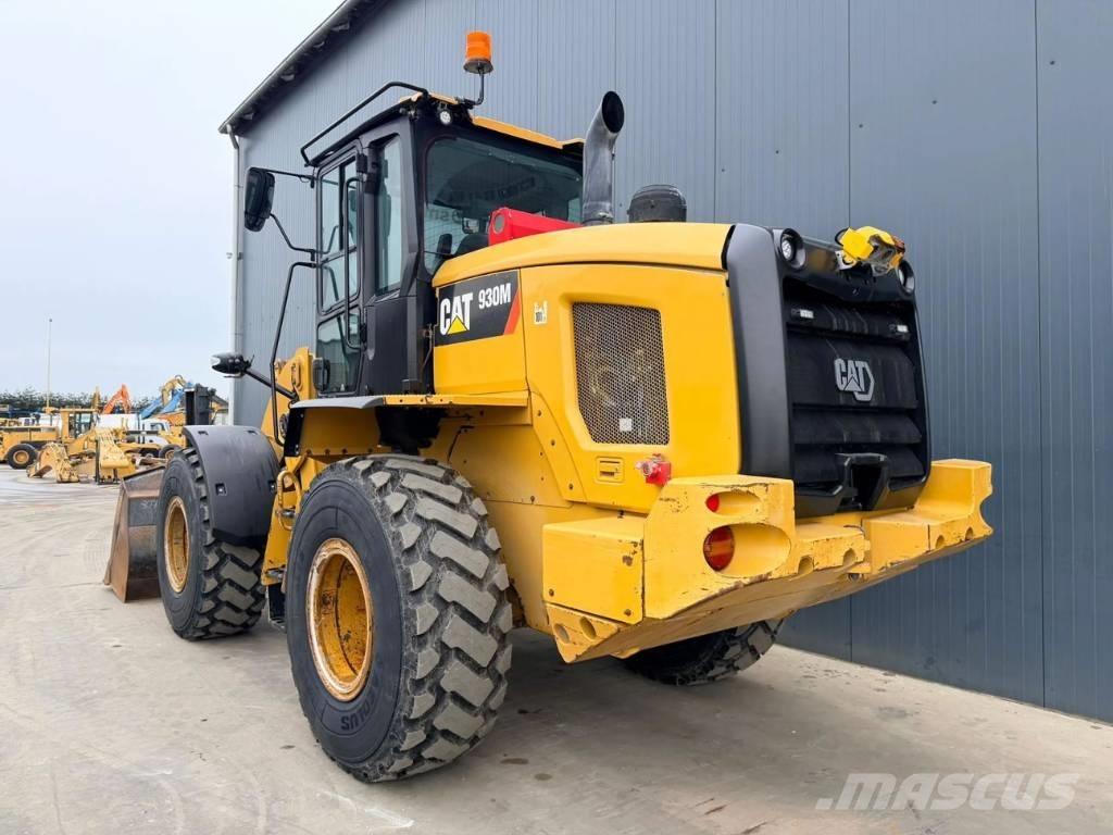 CAT 930M Фронтальные погрузчики