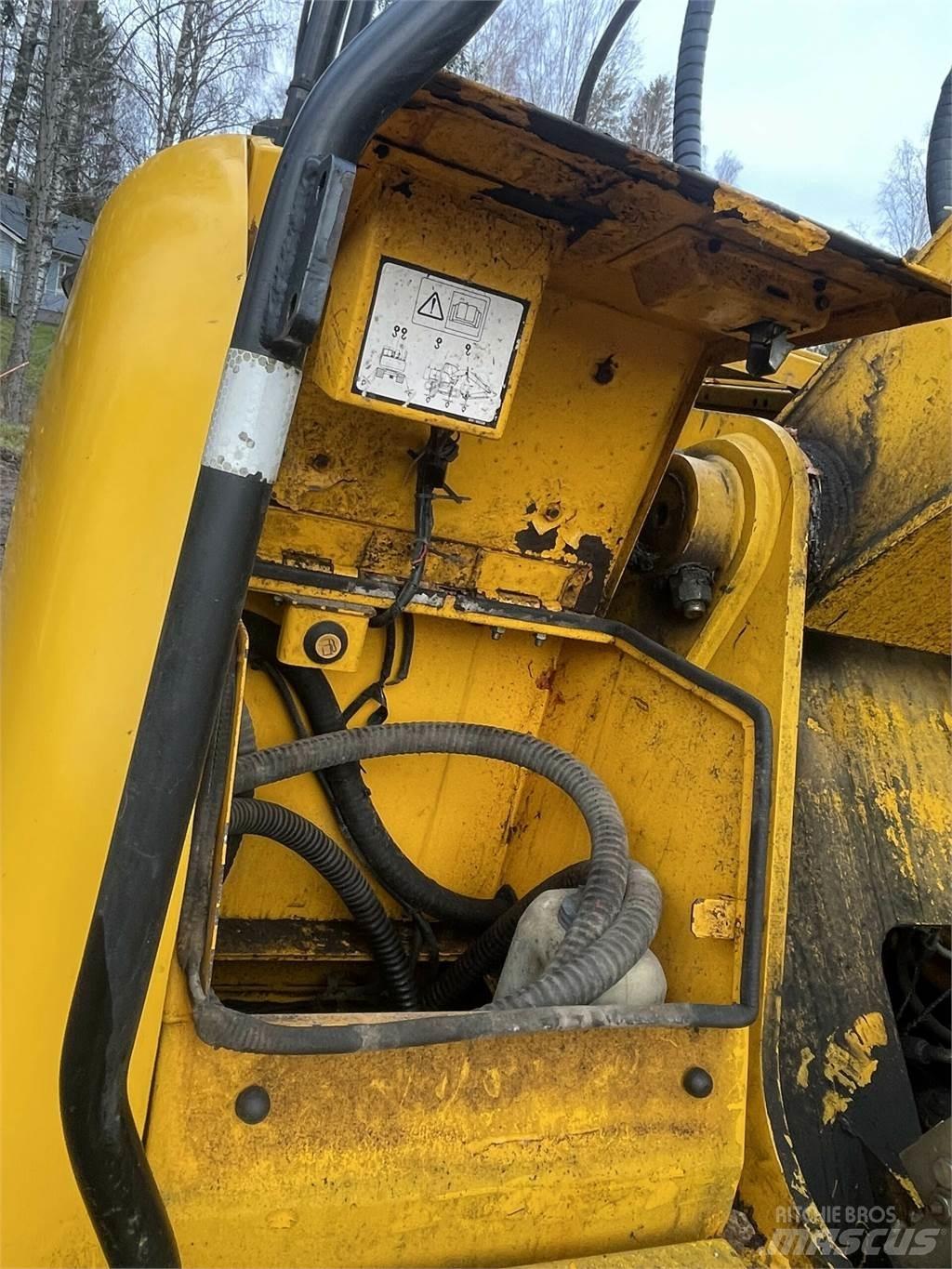 JCB JS 200 LC Гусеничные экскаваторы