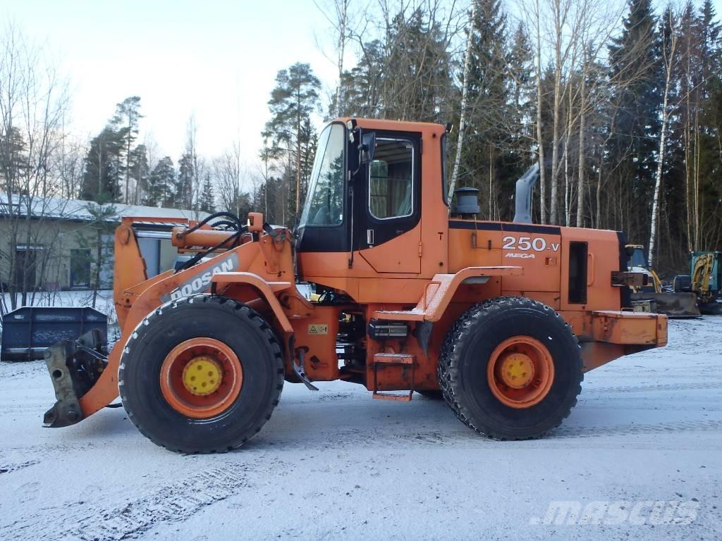 Daewoo Mega 250 4x4 Фронтальные погрузчики