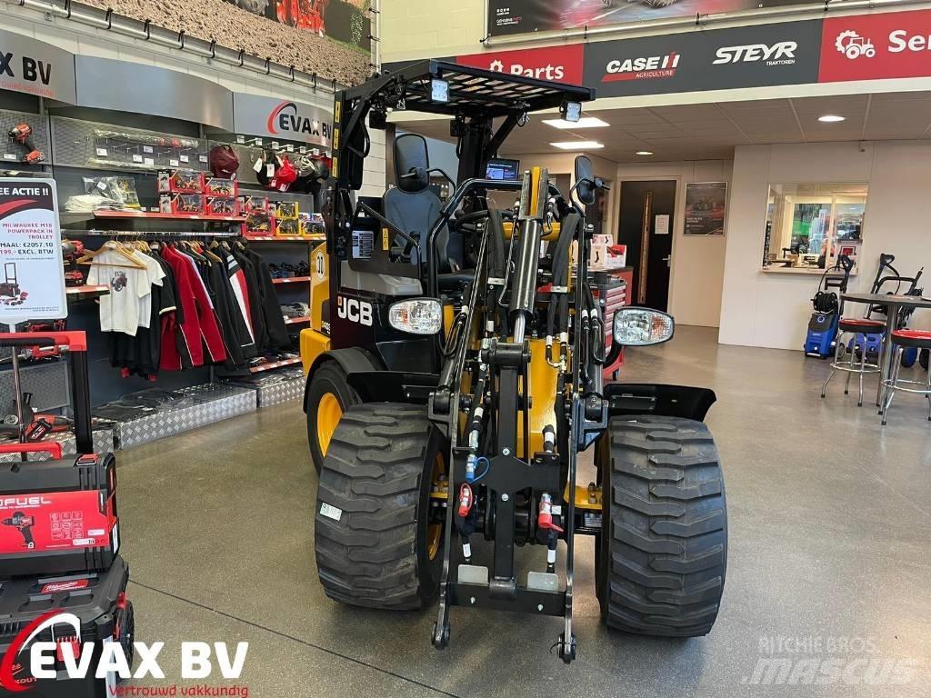 JCB 403 Plus Фронтальные погрузчики