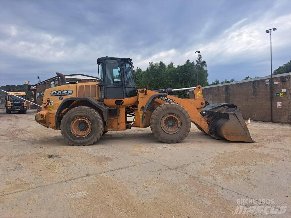 CASE 821 FXR Фронтальные погрузчики