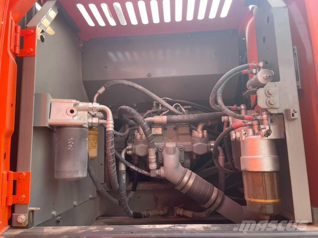 Hitachi ZX 240 Гусеничные экскаваторы