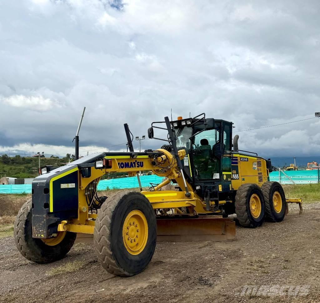 Komatsu GD555-5 Грейдеры