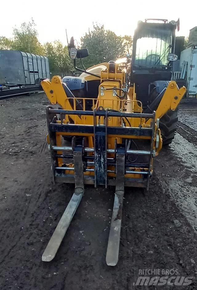 JCB 540-140 Телескопические погрузчики