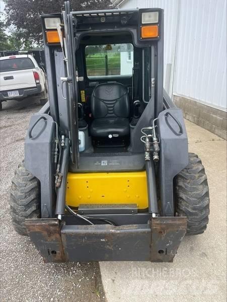 New Holland L 170 Мини-погрузчики