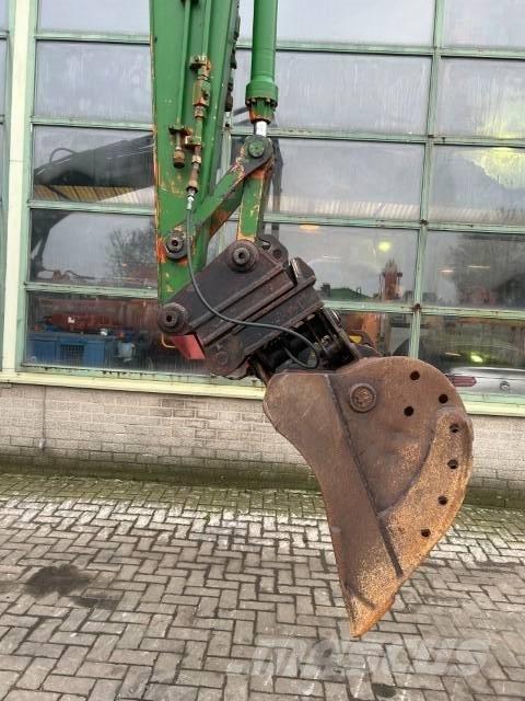 Hitachi EX120 Гусеничные экскаваторы