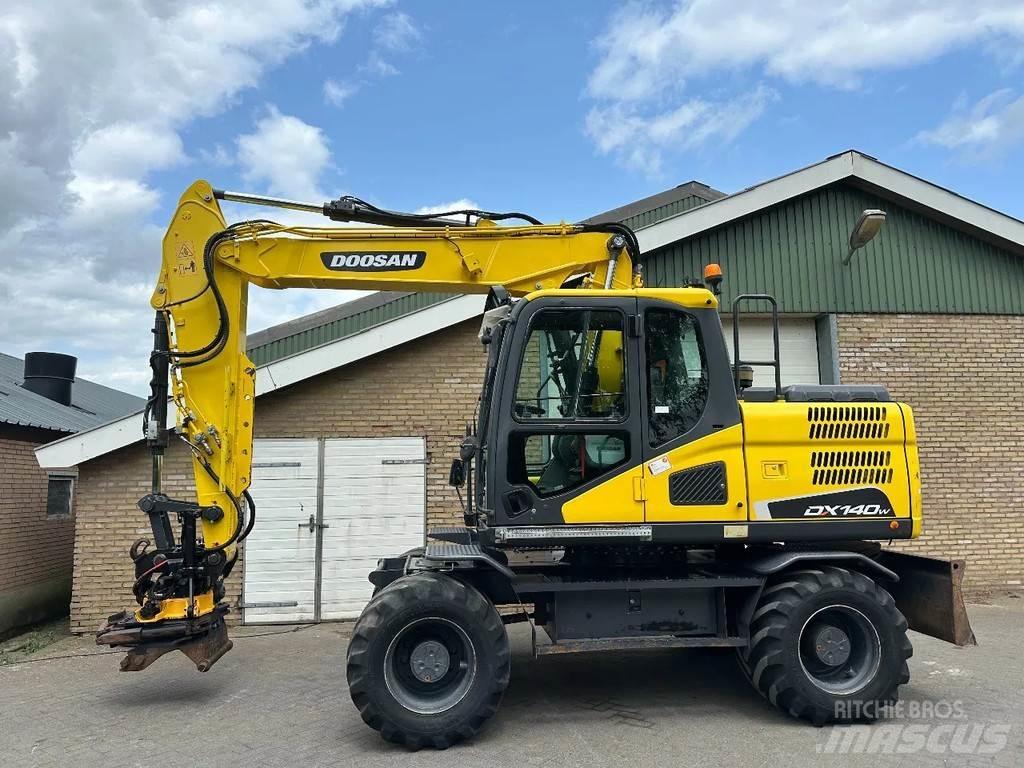 Doosan DX140W-5 Колёсные экскаваторы